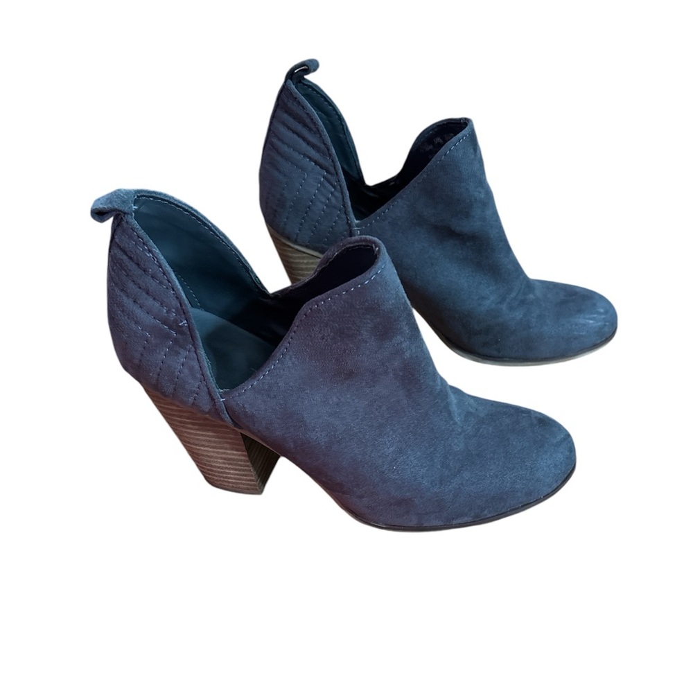 🌫️ Carlos Santana Suede Ankle Booties – Dark Gray, Size 7.5, Classic Closed-Toe